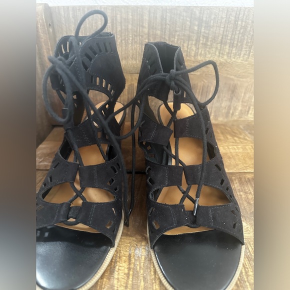 Crown Vintage Lace Up Wedge Sandals - Picture 7 of 10